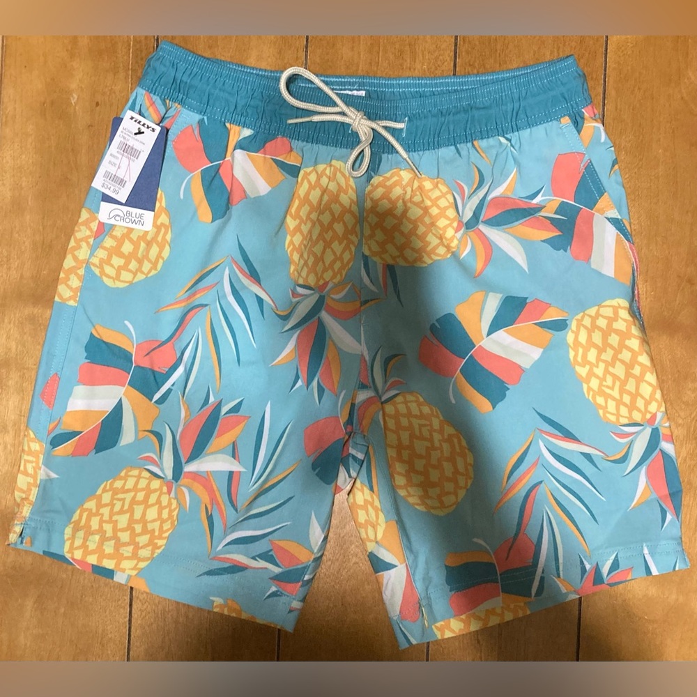 NWT Men’s Size Small Blue Crown Colorful Pineapple Print Swim Shorts
